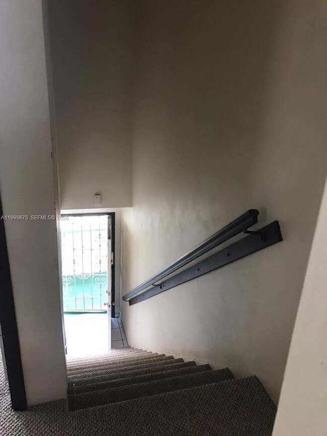 Building Photo - 701 S Royal Poinciana Blvd