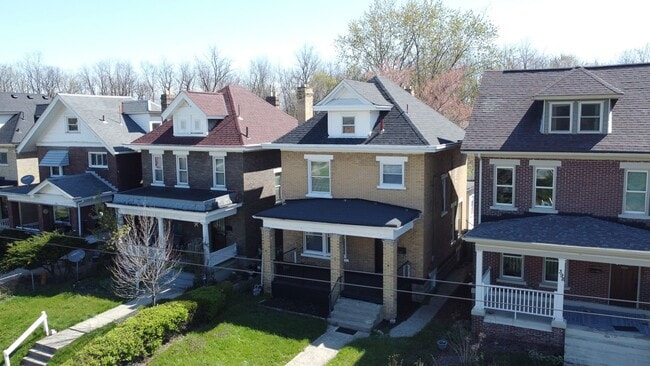 Building Photo - 402 Woodland Ave