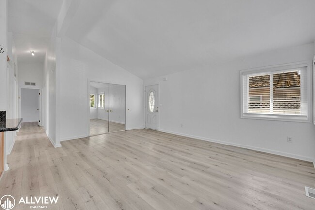 Building Photo - Charming 3-Bedroom Home in Rancho Bernardo...