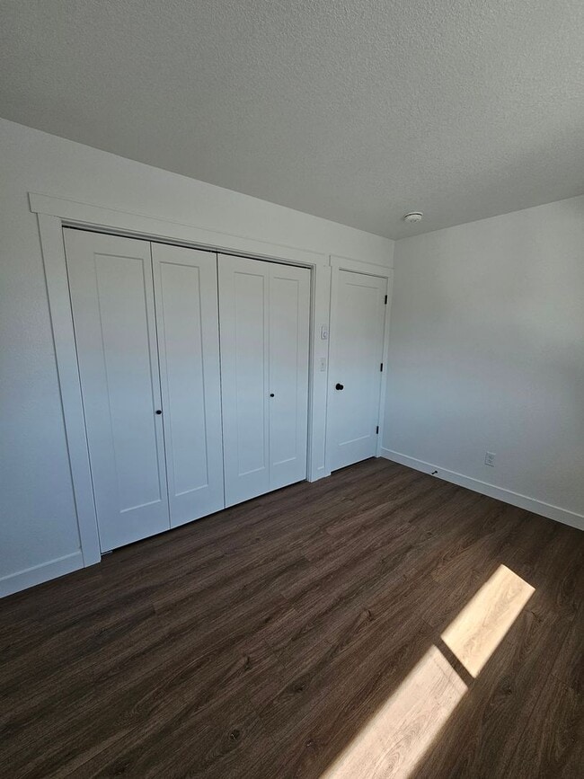 Building Photo - 42 Golf Course Ln