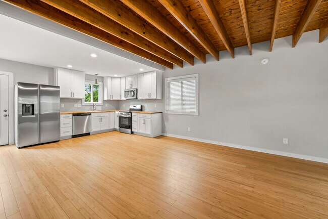 Building Photo - West AVL Cottage 107