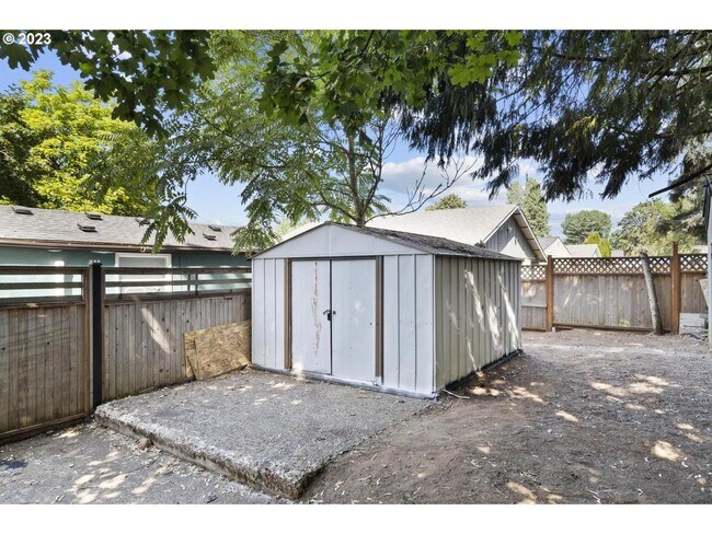 Building Photo - 3Bd/1Ba Mid Century Home In Canby~ A/C, 2 Additional Storage, and Spacious Yard!!!