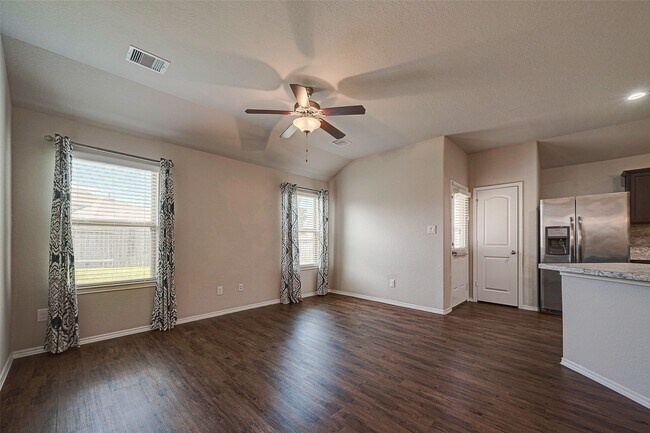 Building Photo - 14004 Lake Cres Dr