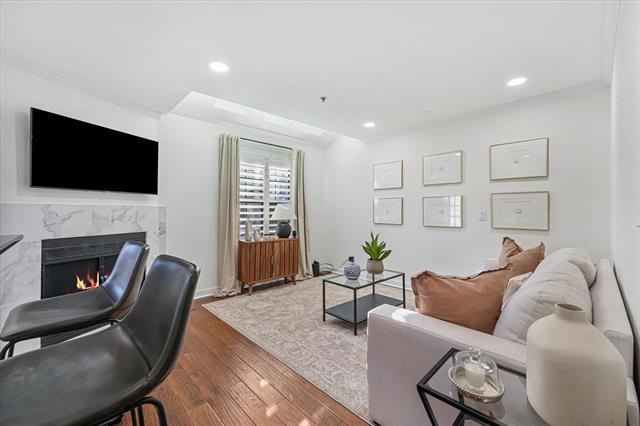 Building Photo - 3901 Travis St