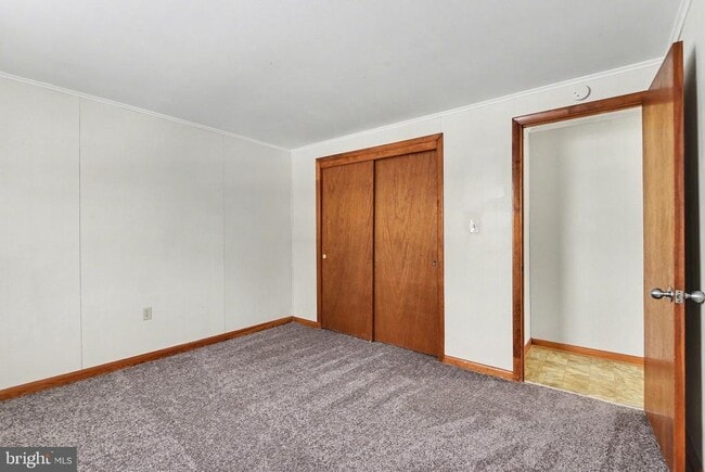 Building Photo - 1550 Bridge St