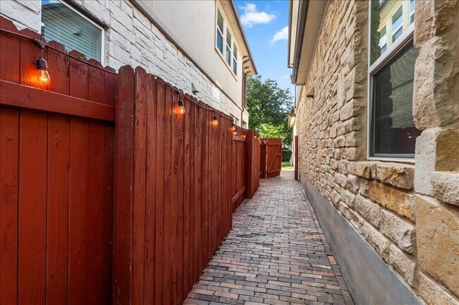 Building Photo - 4108 Bison Bend