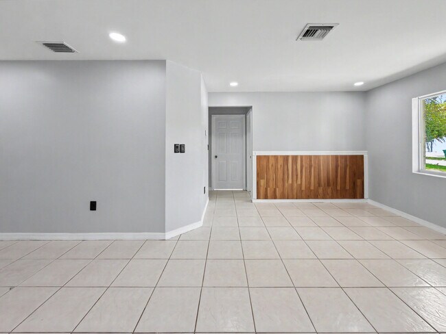 Building Photo - 13435 SW 257th Terrace