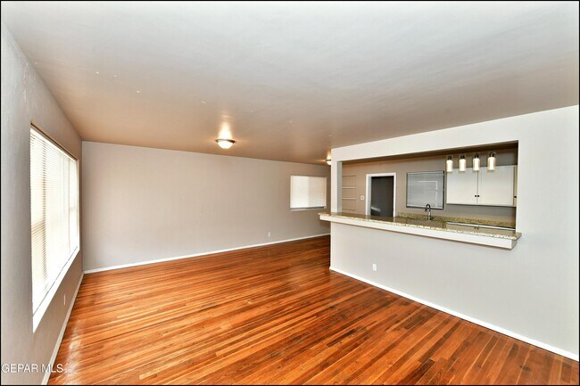 Building Photo - 3125 Hamilton Ave
