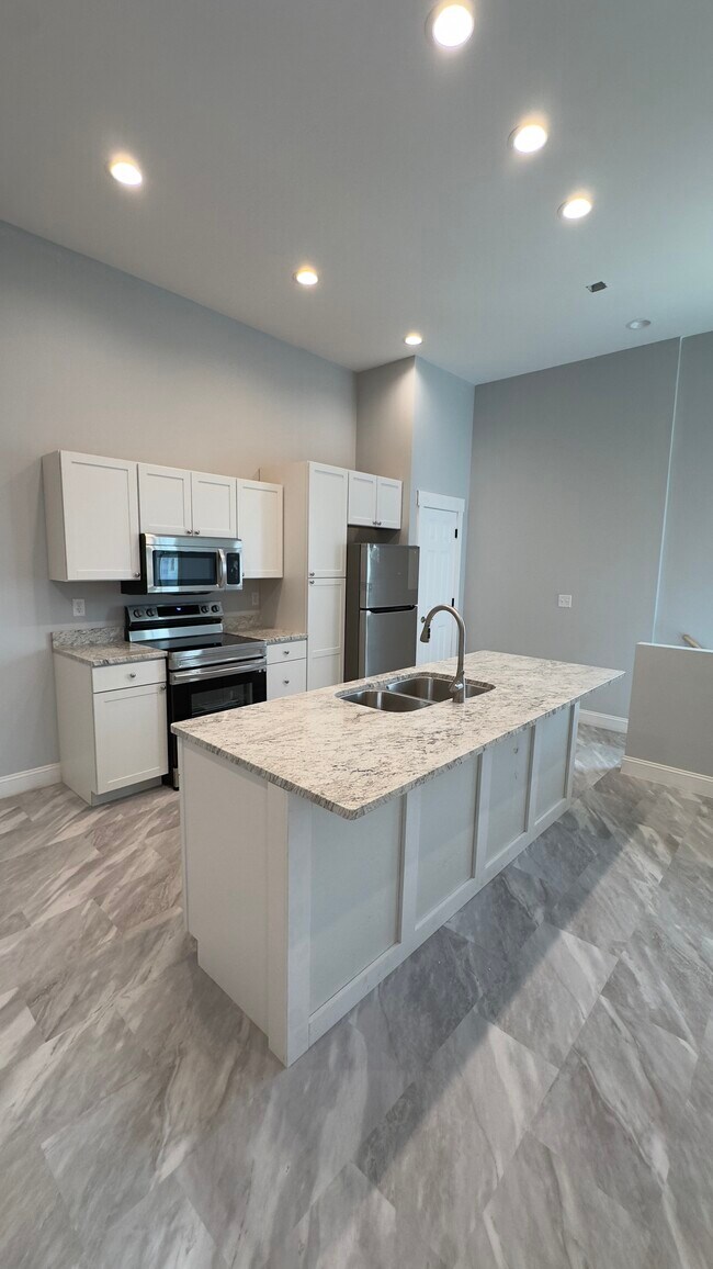 Building Photo - Downtown Rental Units