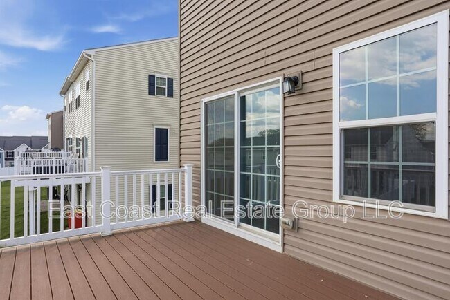 Building Photo - 105 Dripping Spring Dr