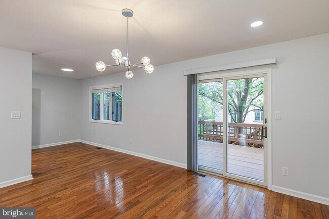 Building Photo - 7 Exeter Ct