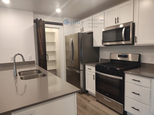 Building Photo - 8710 W Cordero Dr