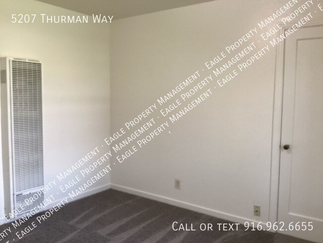 Building Photo - Cute 1 Bedroom 1 Bath Half Plex Close to S...