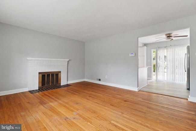 Building Photo - 5601 Dawes Ave