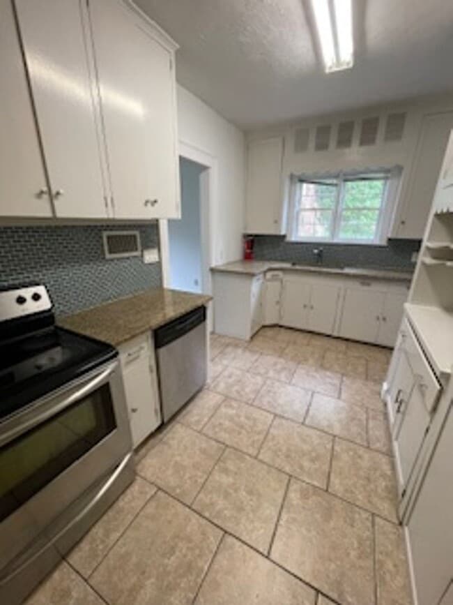 Building Photo - 1539 Isabel Ct