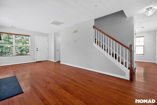 Building Photo - 805 Hopewell St