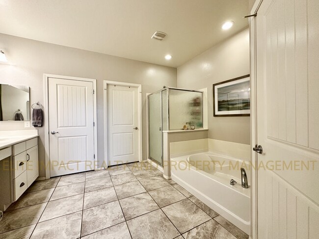 Building Photo - 7305 S Via Cabana