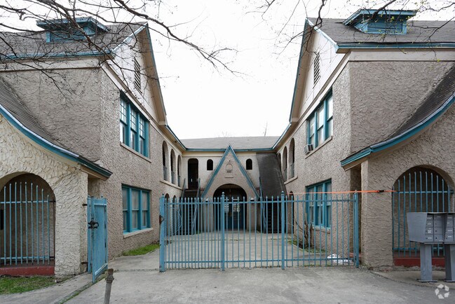 Building Photo - Las Brisas Manor