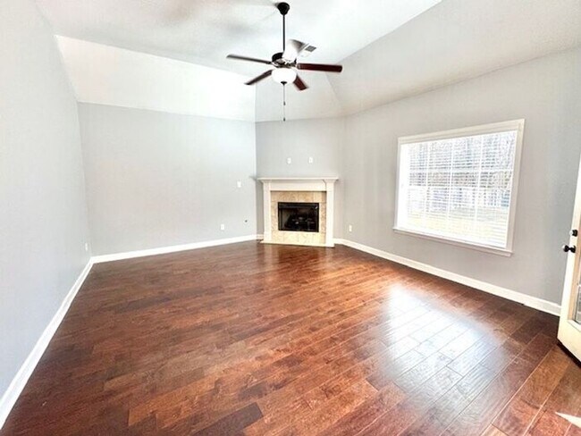 Building Photo - Olive Branch 4 Bedroom 2 Bath Home-Great Schools