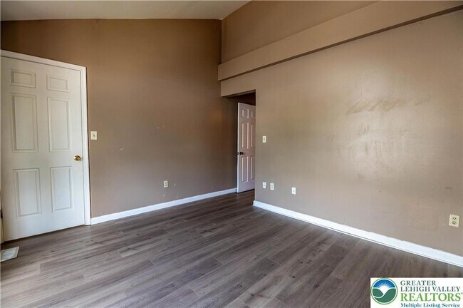 Building Photo - 109 Freedom Ct