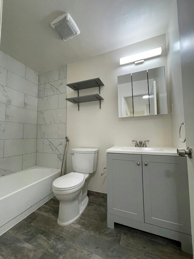 Building Photo - 3953 Old Brook Rd