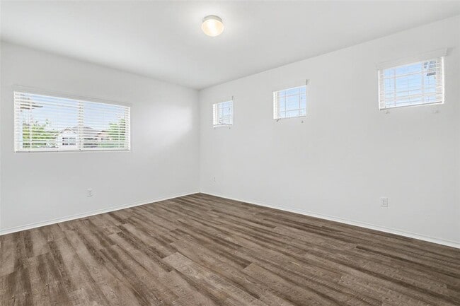 Building Photo - 6227 Aviara Dr