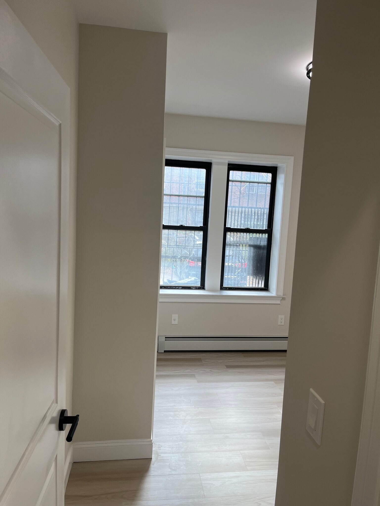 Building Photo - 4048 Hampton St