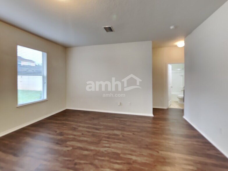 Building Photo - 2806 Maple Brook Loop
