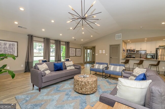 Building Photo - 730 Franklin Dr SE