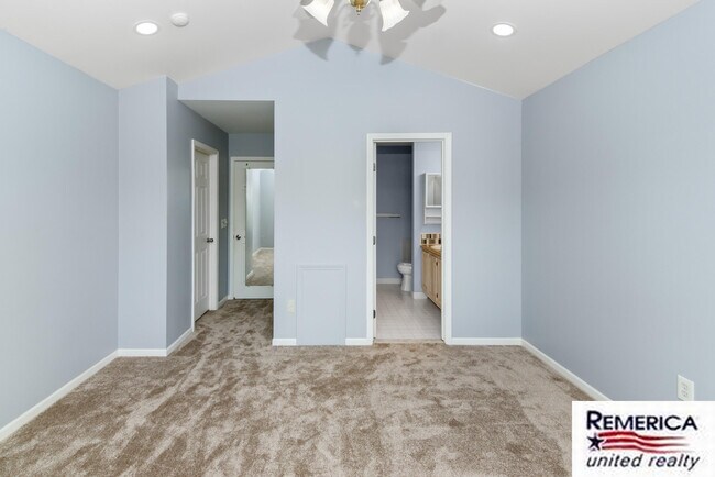 Building Photo - 45189 Horseshoe Dr