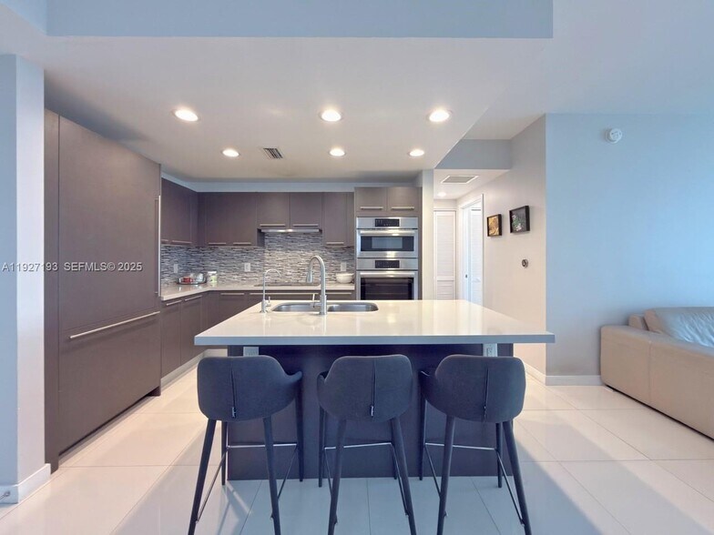 Building Photo - 7751 NW 107th Ave