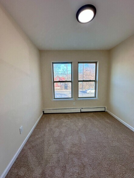 Building Photo - 1290 Islip Ave