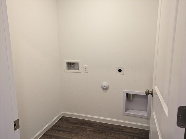 Building Photo - 1346 W Toltec Dr