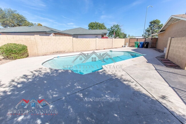 Building Photo - 1928 N Kachina