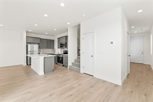 Building Photo - 1673 N Solterra Ln