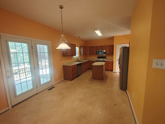 Building Photo - 2625 Piney Ridge Dr