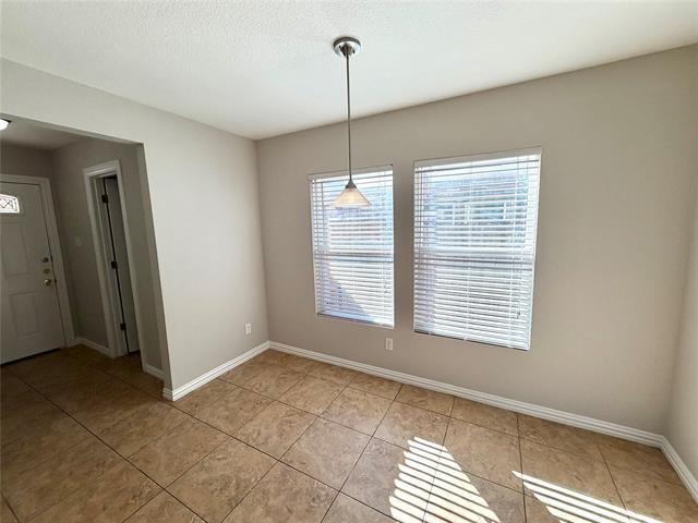 Building Photo - 2339 Bloomfield Dr