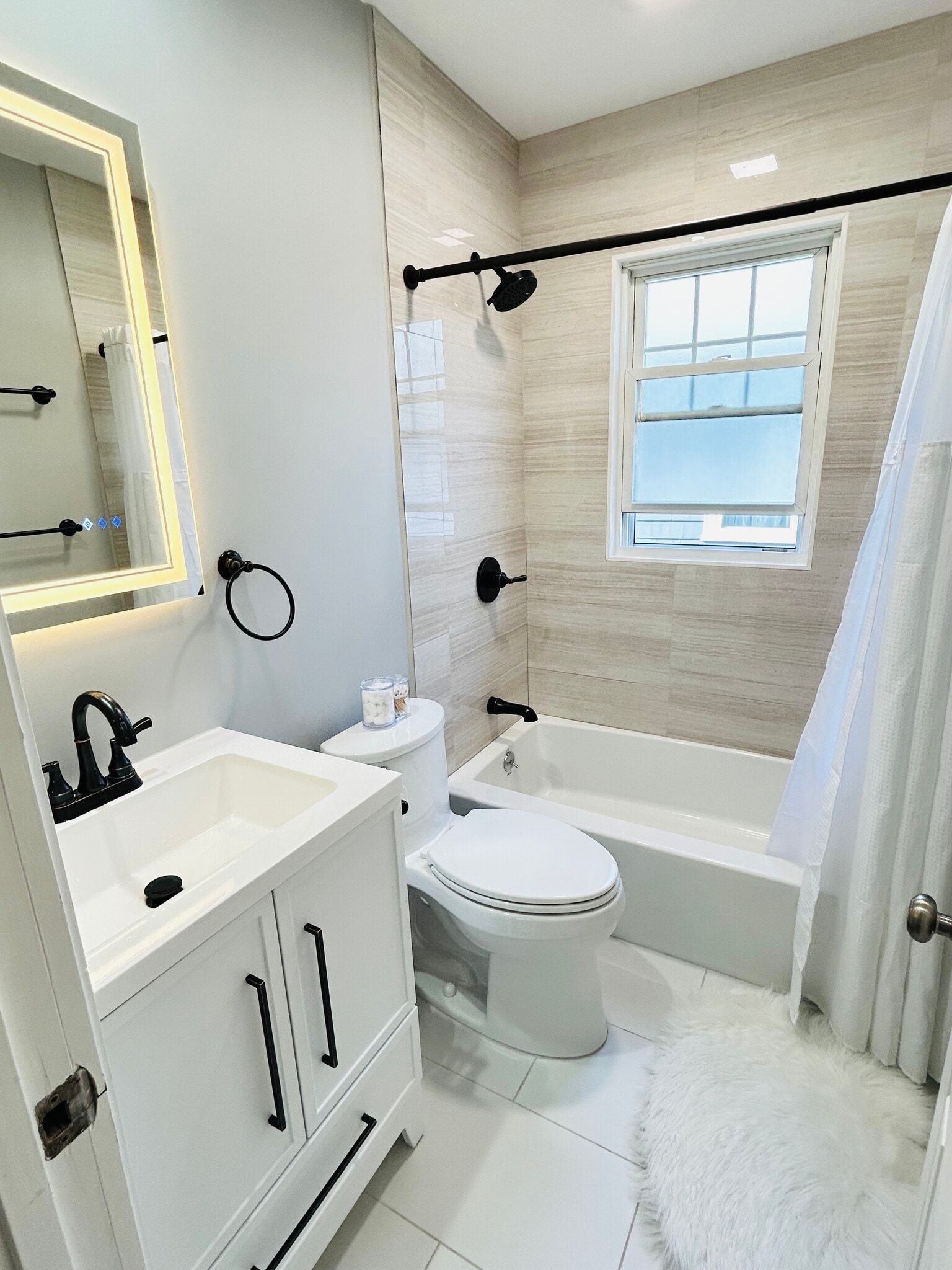 Building Photo - 66 Cass St