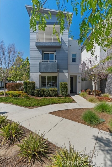 Building Photo - 101 Stage