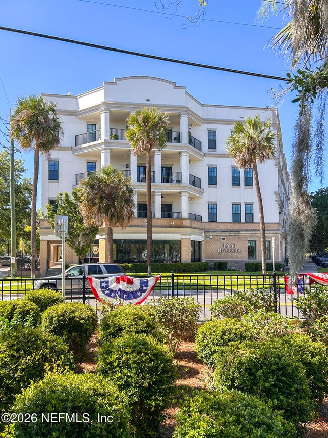 Building Photo - 1661 Riverside Ave