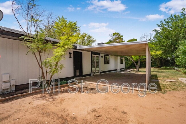 Building Photo - 1098 N 1900 W