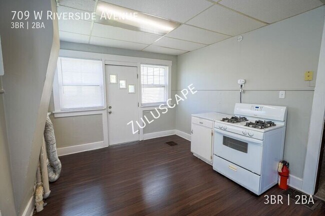 Building Photo - 709 W Riverside Ave