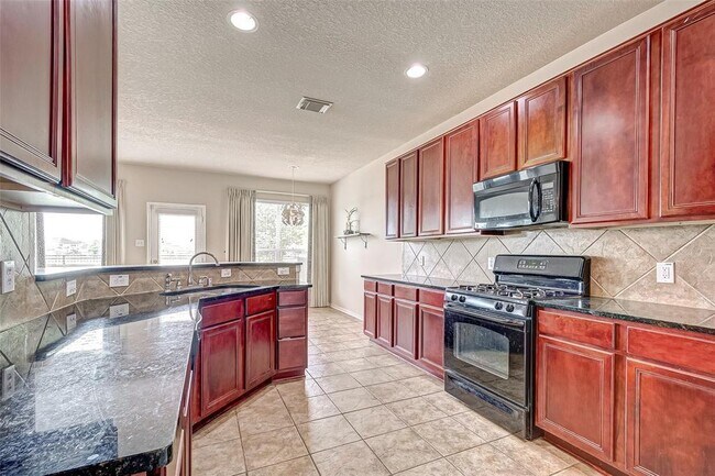 Building Photo - 15131 Live Oak Bend Way