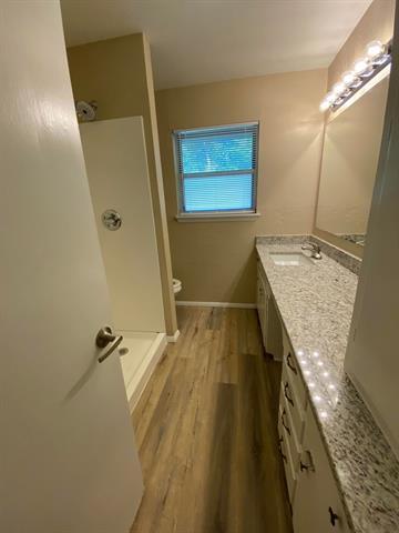 Building Photo - 804 Hillside Dr