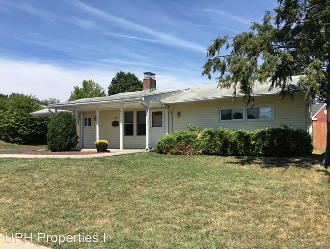 Primary Photo - 3 br, 1 bath House - 84 Black Pine