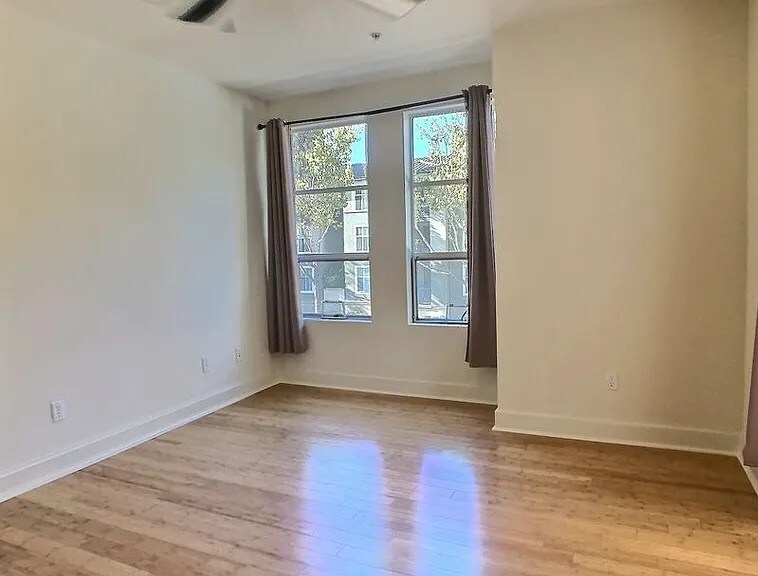 Building Photo - 1 E Julian St