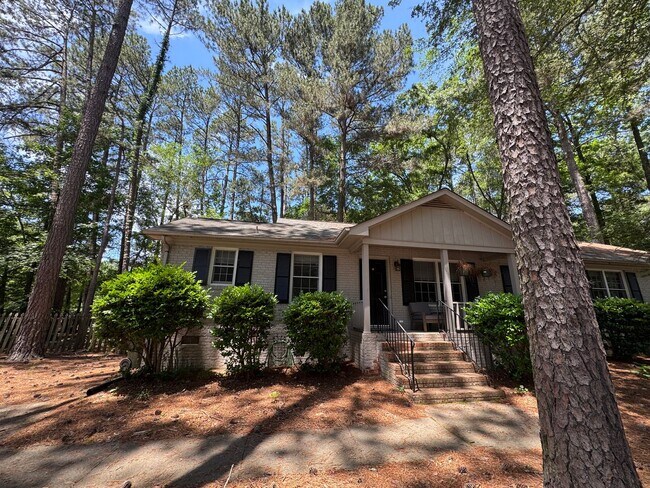 Building Photo - 2516 Foxwood Dr