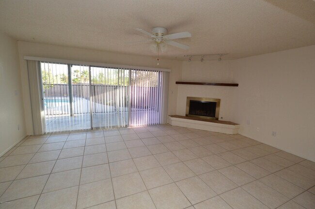 Building Photo - 7722 E Knollwood Cir