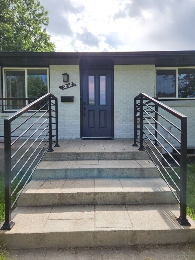 Primary Photo - Completely renovated Ranch Style home in E...
