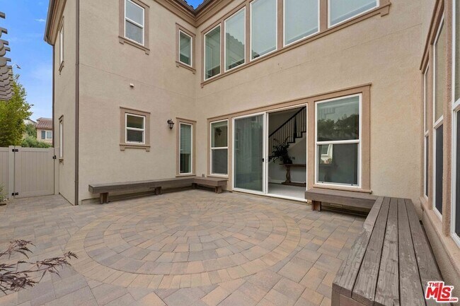Building Photo - 11925 N Ricasoli Way